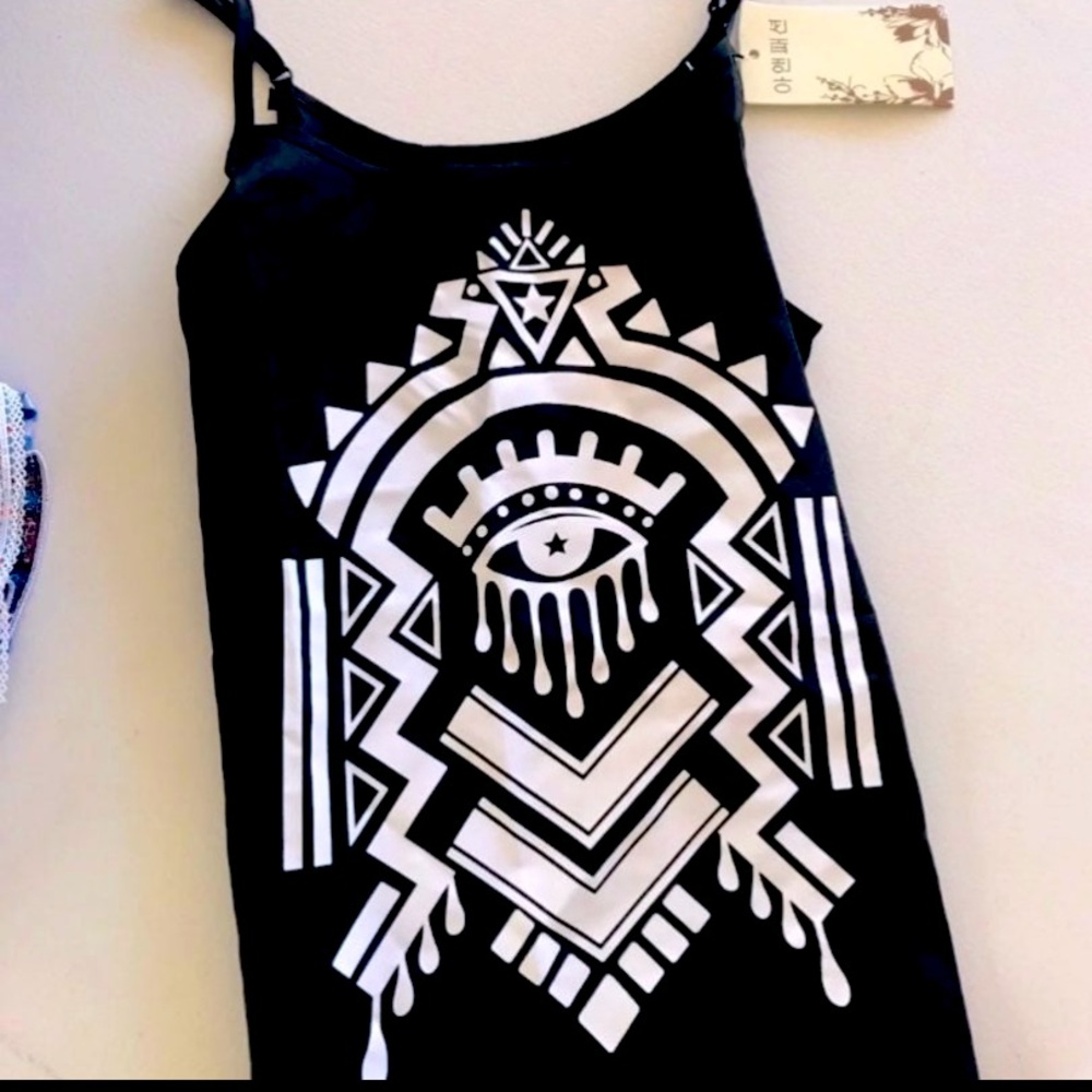 So cute, rare find Eye drip tank top l